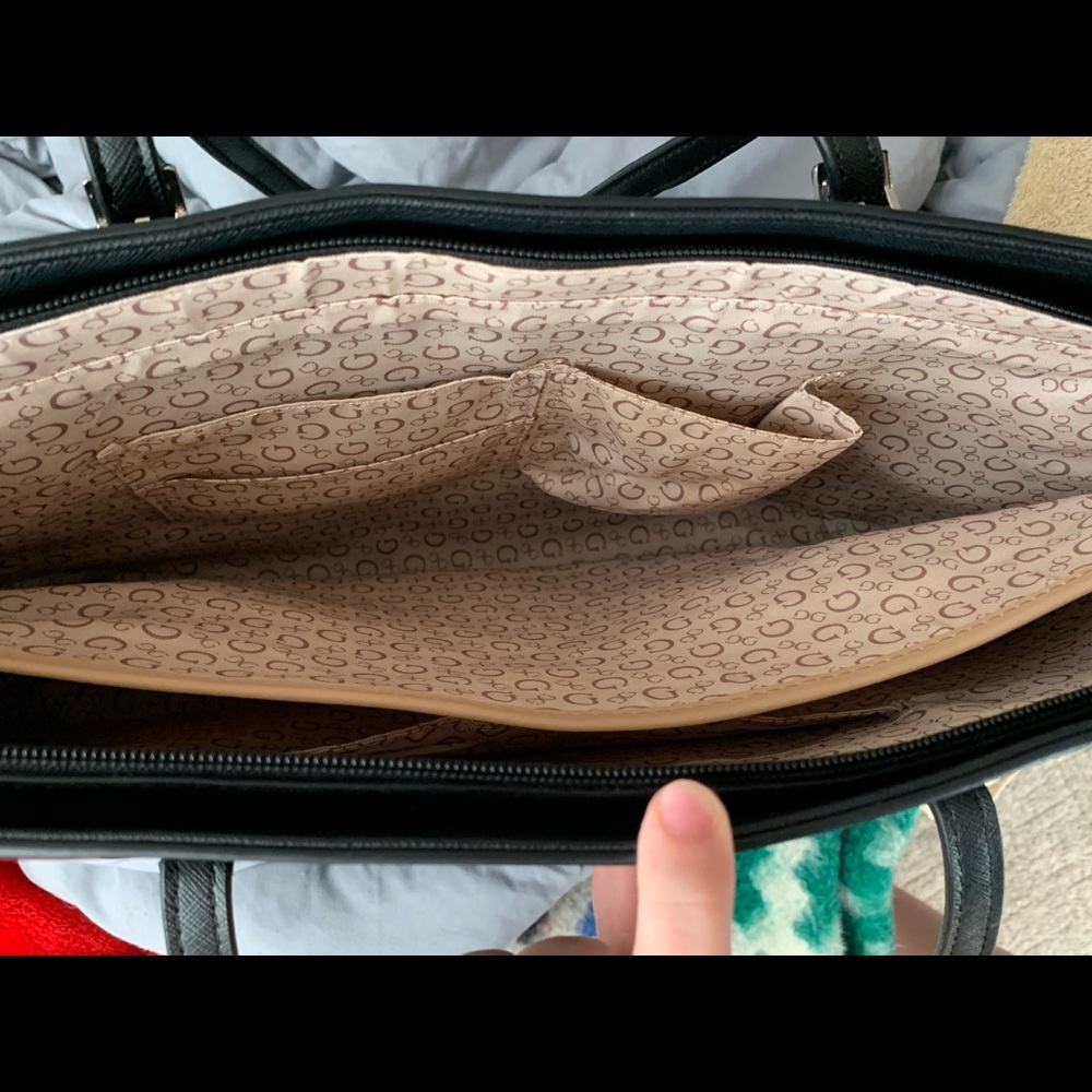 SOLD // Guess Los Angeles Tote Bag - Picture 3 of 4